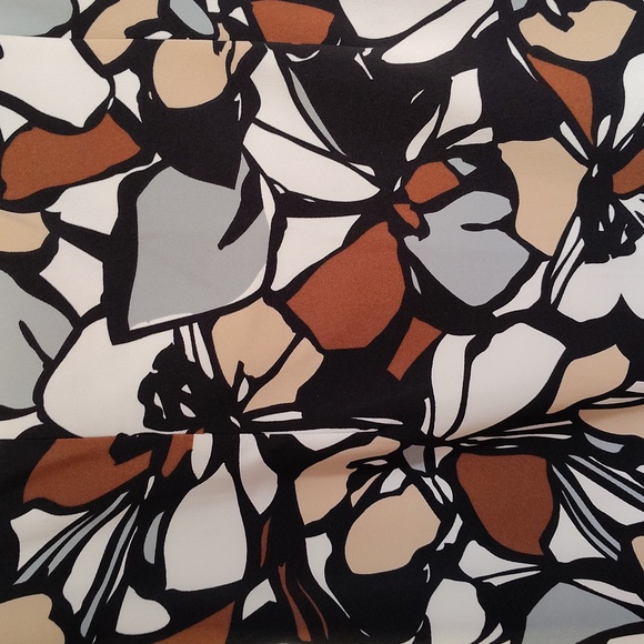 Vibrant Floral Dress - Picture 7 of 7